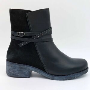 Naot Poet N1Z Black Combo Leather Ankle Boots 41 L10 Block Heel Zip Strap Detail